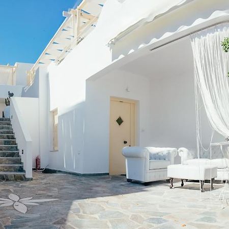The White Suites Adamantas  Luaran gambar