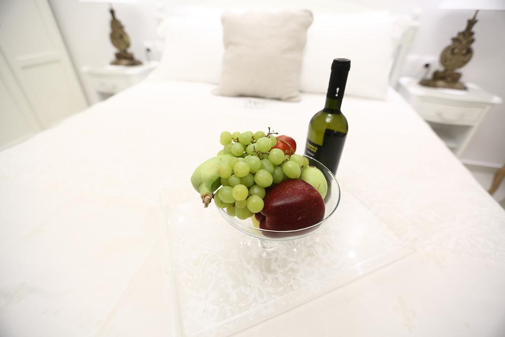 The White Suites Adamantas  Luaran gambar