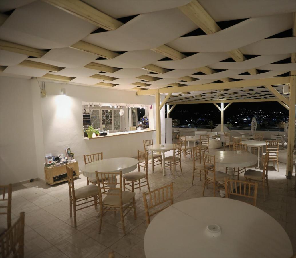 The White Suites Adamantas  Luaran gambar