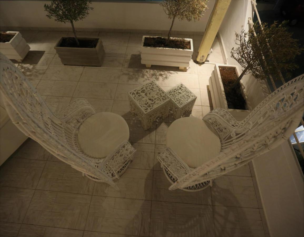 The White Suites Adamantas  Luaran gambar