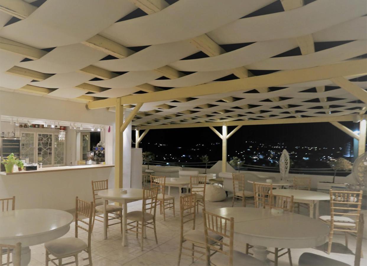 The White Suites Adamantas  Luaran gambar